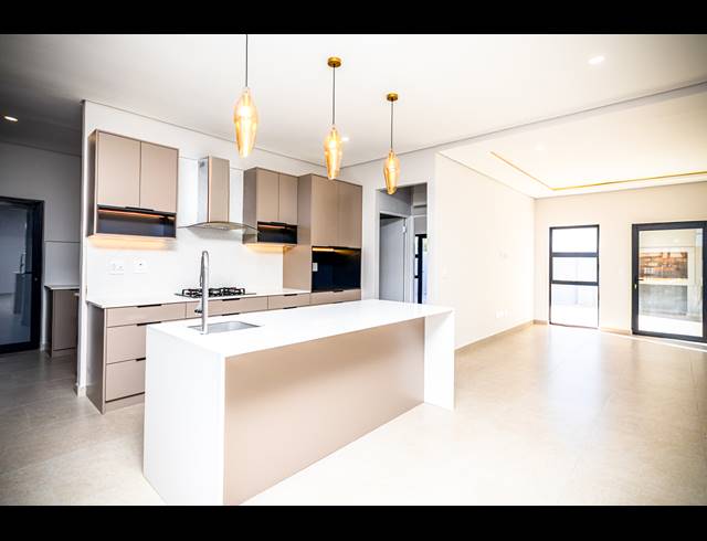 4 BEDROOM FREEHOLD FOR SALE IN SANDOWN